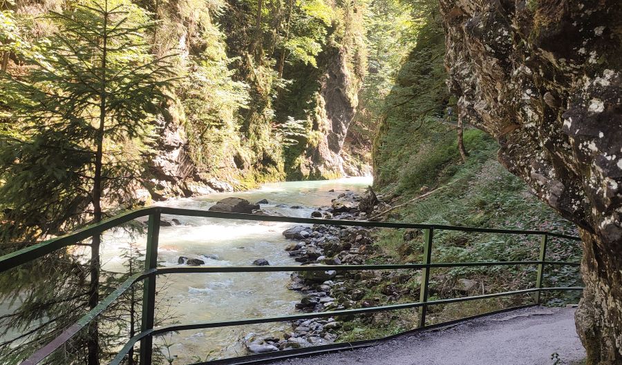 Breitachklamm Oberstdorf: Der Weg und die Schlucht werden immer enger