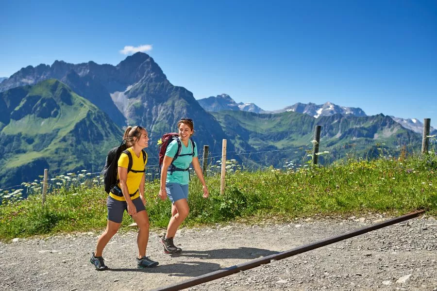 Sommerliche Wanderung © OBERSTDORF·KLEINWALSERTAL BERGBAHNEN Fotograf: OBERSTDORF·KLEINWALSERTAL BERGBAHNEN 